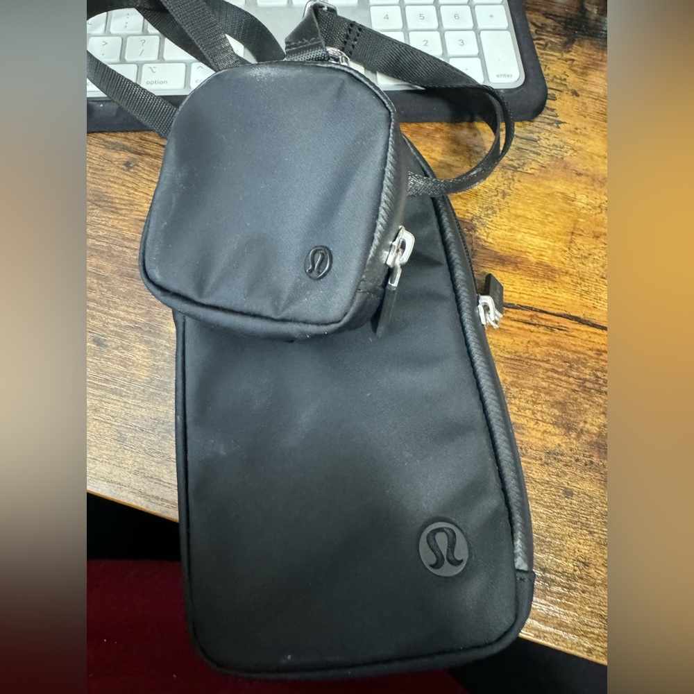 Lulu lemon modular phone crossbody
